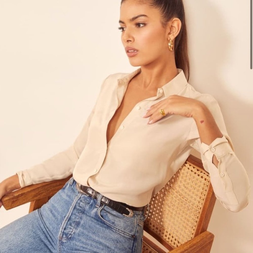 BNWT Reformation Anne top in Almond XS